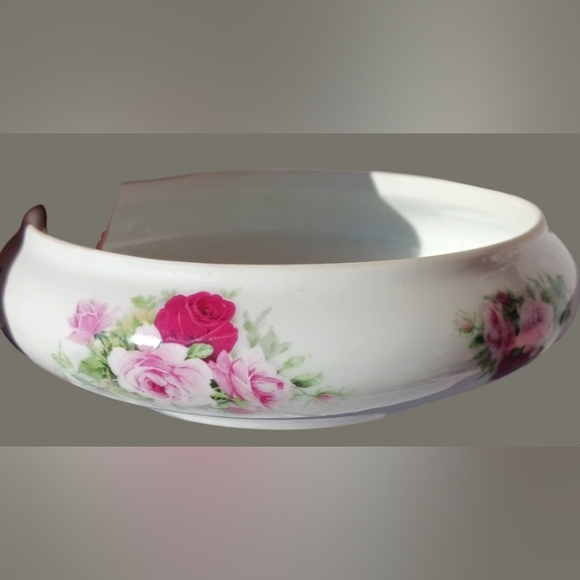 Very Pretty Power Dish with Lid - Picture 3 of 3